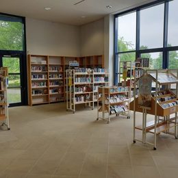 Regale in der Stadtbibliothek Lebenstedt