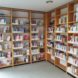 Sachbücher in der Stadtbibliothek Lebenstedt