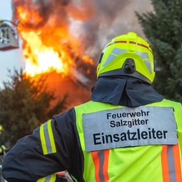 Einsatzleiter bei einem Brandeinsatz