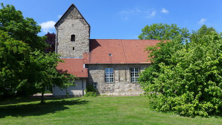 Die Kniestedter Kirche von aussen