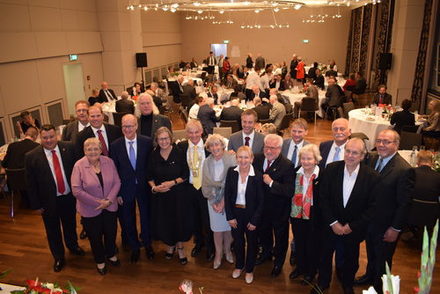 Gruppenbild: alle Geehrten und Laudatoren