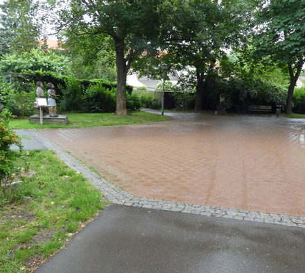 Der ausgebaute Teil der Seewegachse von der Kattowitzer Straße bis zum Skulpturenplatz zur Goethestraße kann wie bisher genutzt werden.