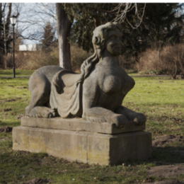 Sphinx in Salzgitter-Flachstöckheim.