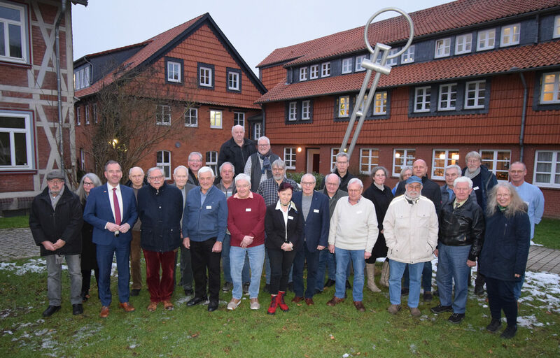 Gruppenbild aller Ortsheimatpflegerinnen und Ortsheimatpfleger