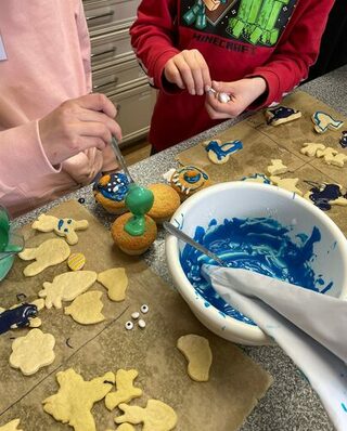 Die Teilnehmenden waren beim Backen kreativ.