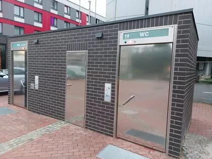 WC-Anlage in der Innenstadt von Salzgitter-Lebenstedt.