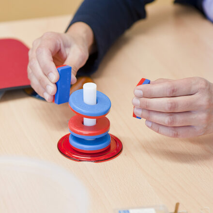 Am Donnerstag, 21. März, beginnt der erste Workshop der neuen Kooperation der Volkshochschule und der „Stiftung Kinder forschen“.