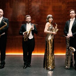 Das weltberühmte Raschèr Saxophone Quartet präsentiert sein Können.